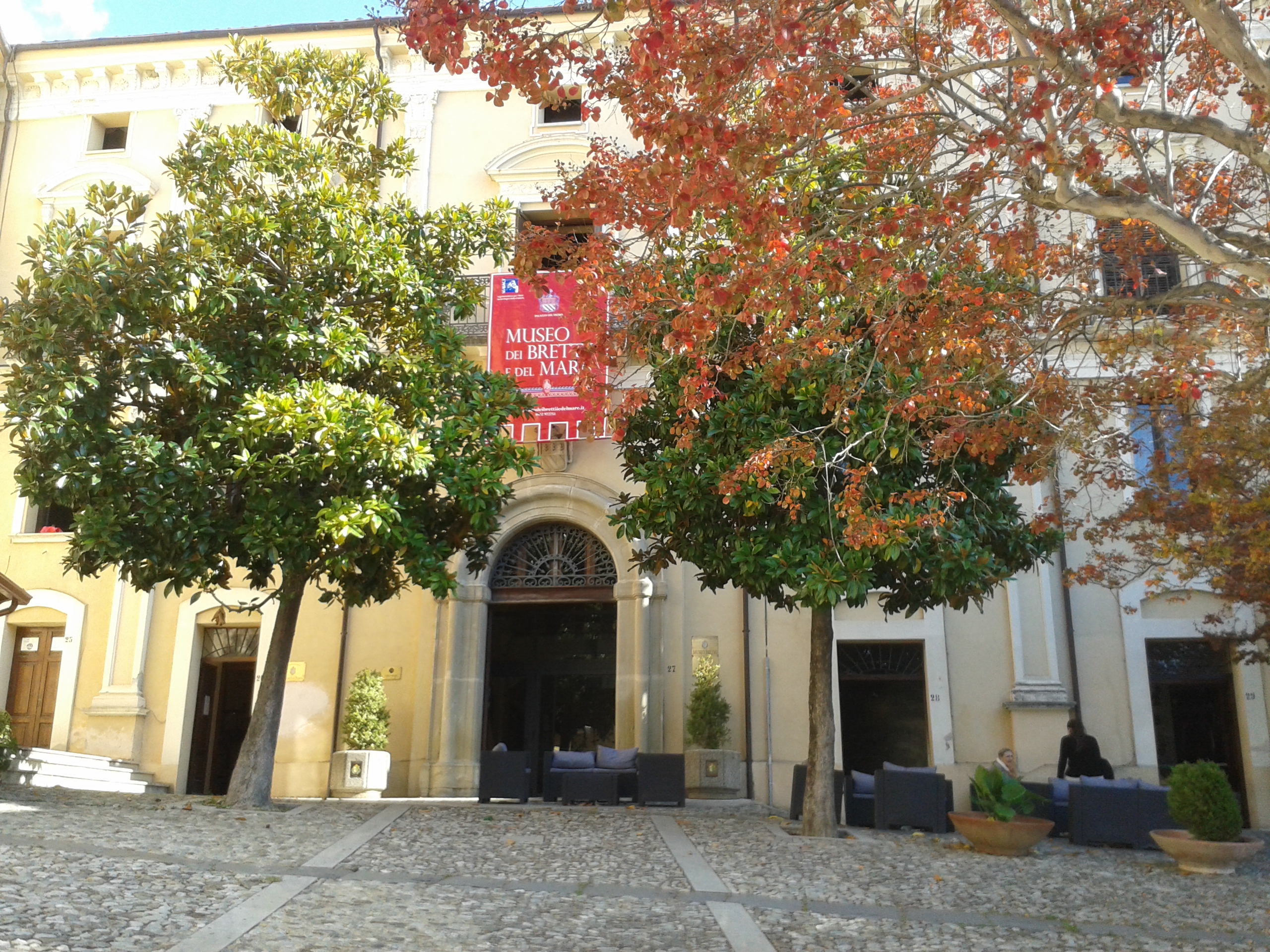 MUSEO DEI BRETTII E DEL MARE - PALAZZO DEL TRONO