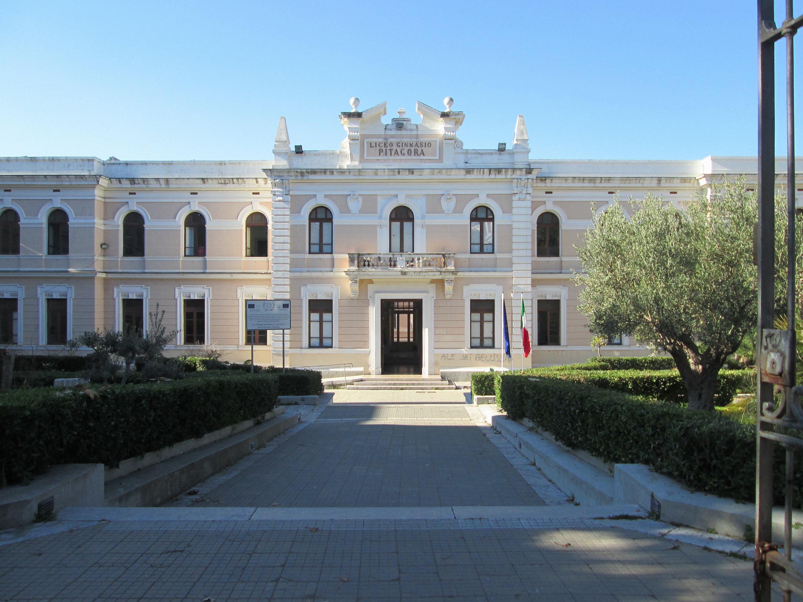 LICEO GINNASIO “PITAGORA”