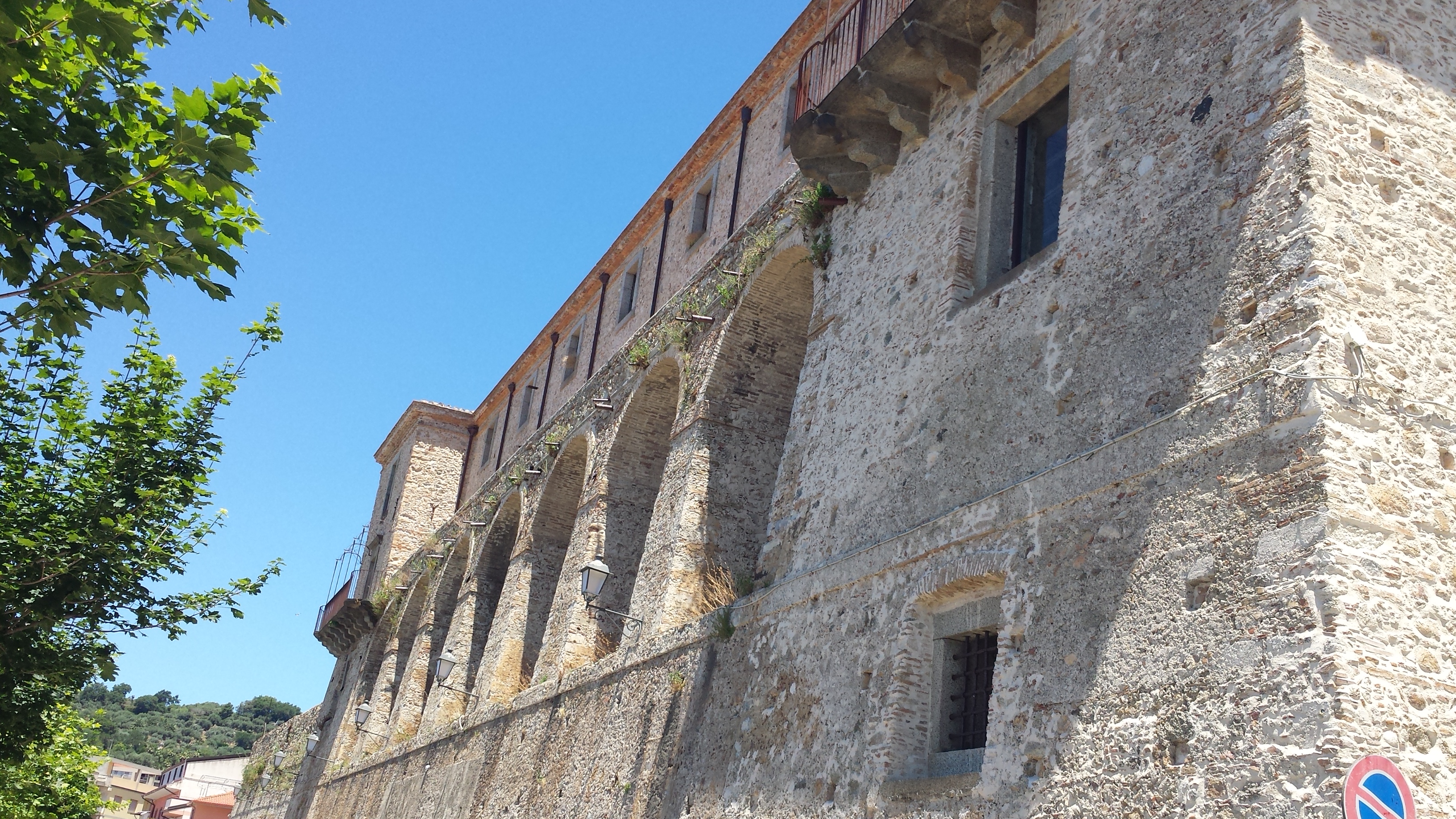 CASTELLO DEI RUFFO DI CALABRIA