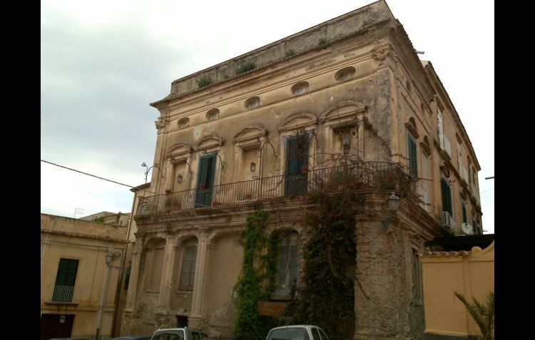 PALAZZO TORALDO D'AMORE
