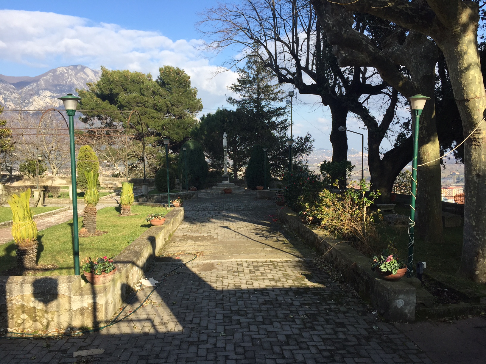 GIARDINO E CHIESA DEL MONASTERO SAN GABRIELE