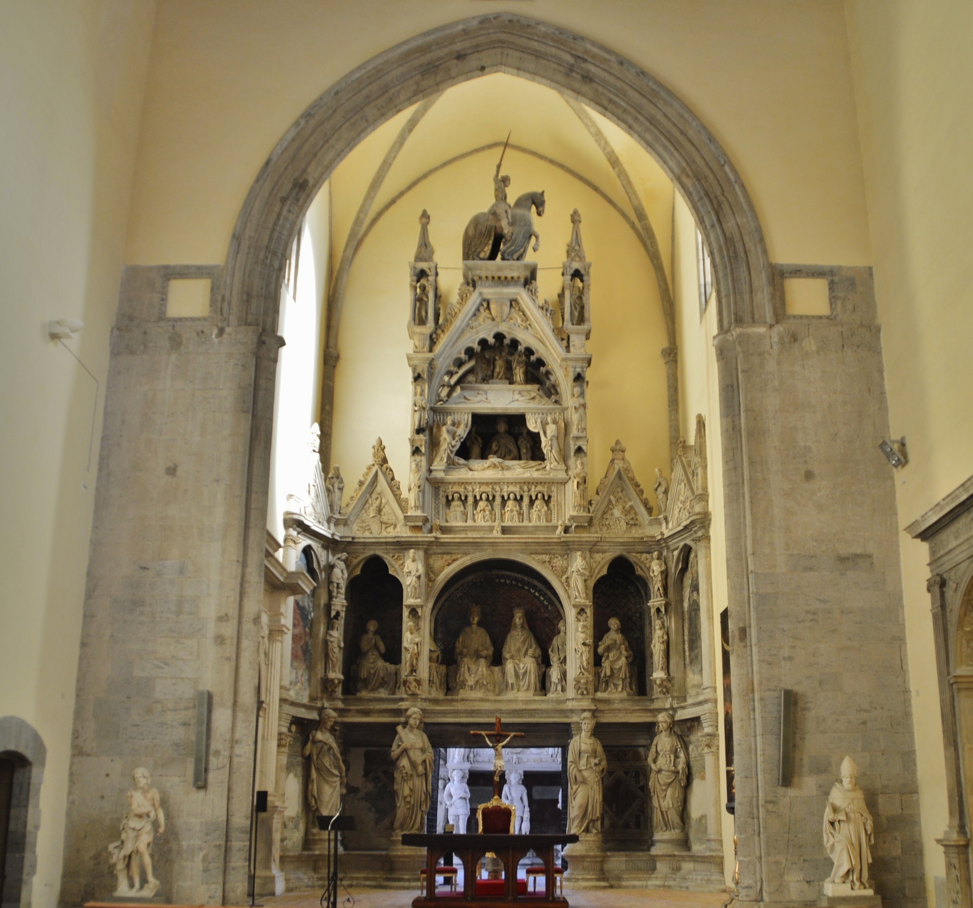 CHIESA SAN GIOVANNI A CARBONARA | ph. FAI | © FAI - Fondo Ambiente Italiano