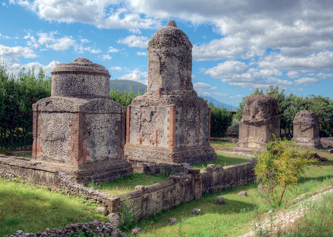 Area Archeologica della Necropoli Monumentale di Avella Area Archeologica della Necropoli Monumentale di Avella