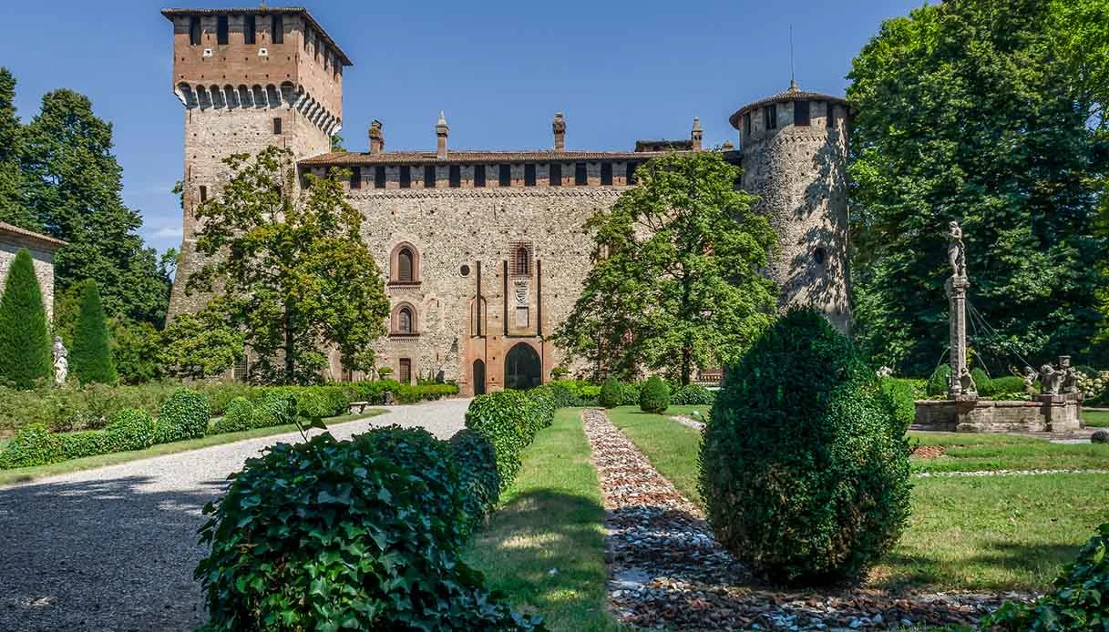 Borgo e Castello di Grazzano Visconti