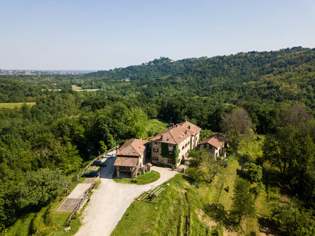 Azienda Agricola La Costa, La Valletta Brianza (LC) Azienda Agricola La Costa, La Valletta Brianza (LC)