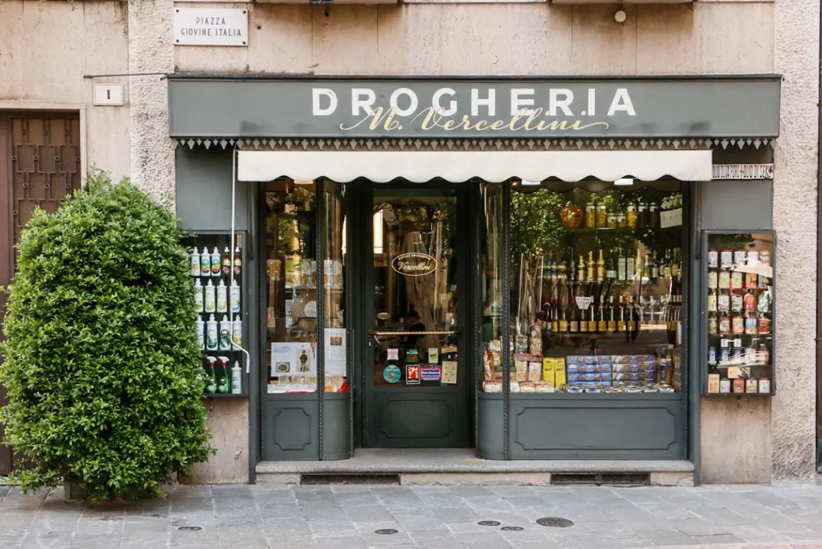 Drogheria Vercellini a Varese Drogheria Vercellini a Varese