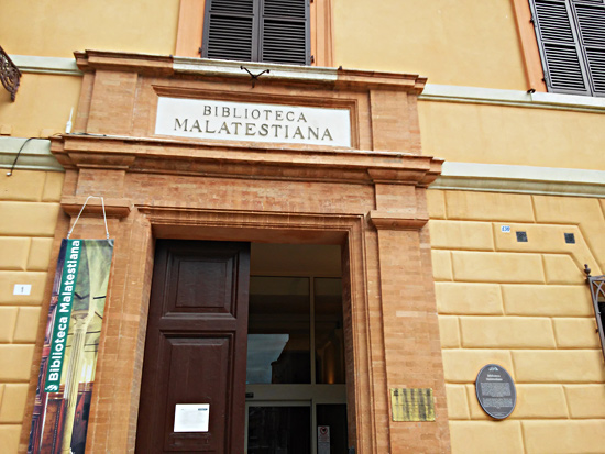 BIBLIOTECA MALATESTIANA E CHIOSTRO DI SAN FRANCESCO