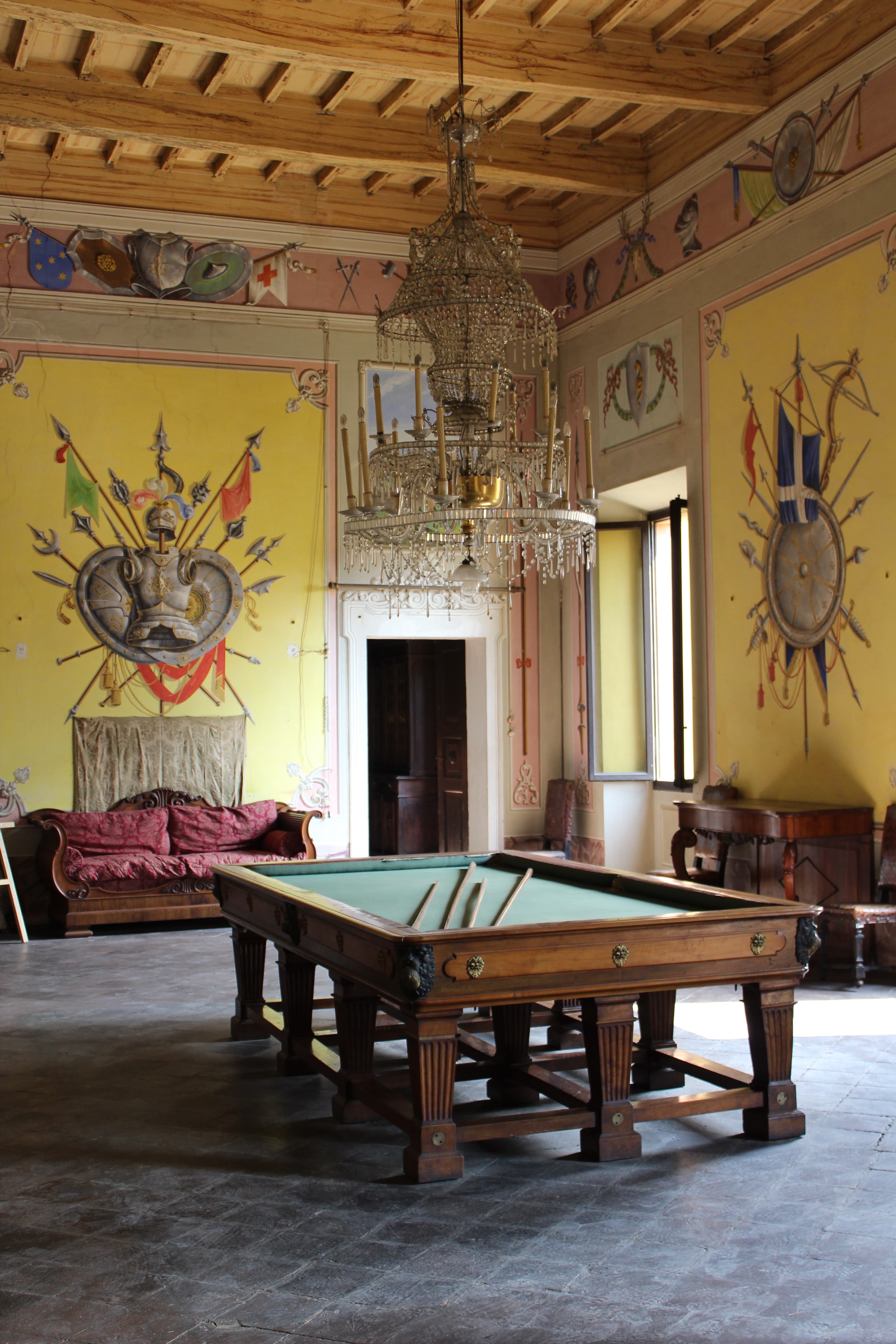 CASTELLO CHIESA E SAGRESTIA DI MONTEGIBBIO