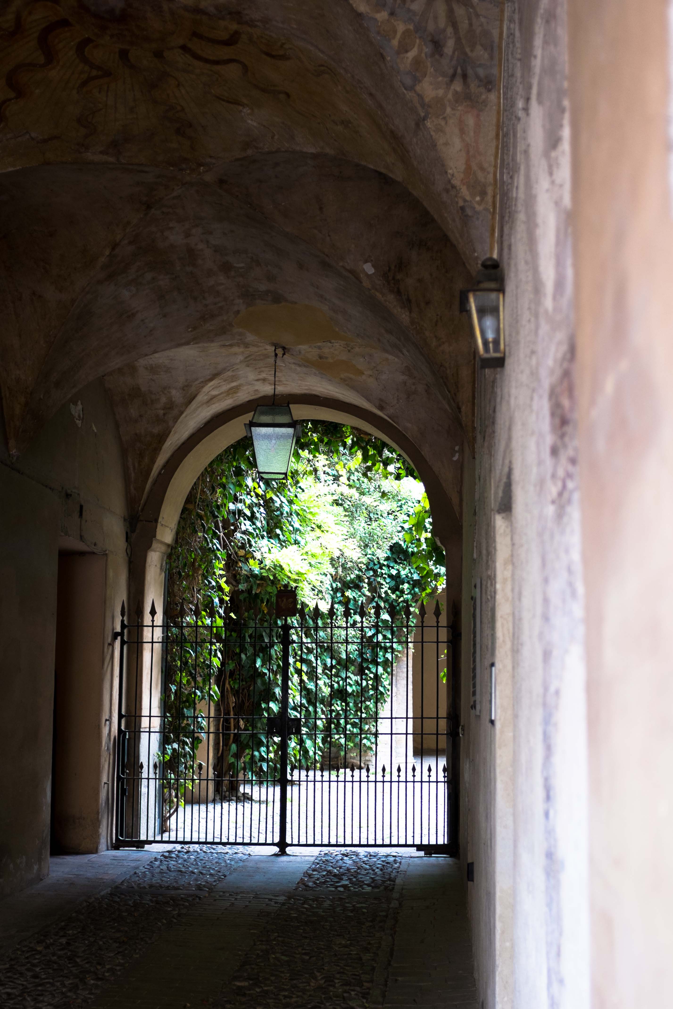 CORTILE PALAZZO TIRELLI 