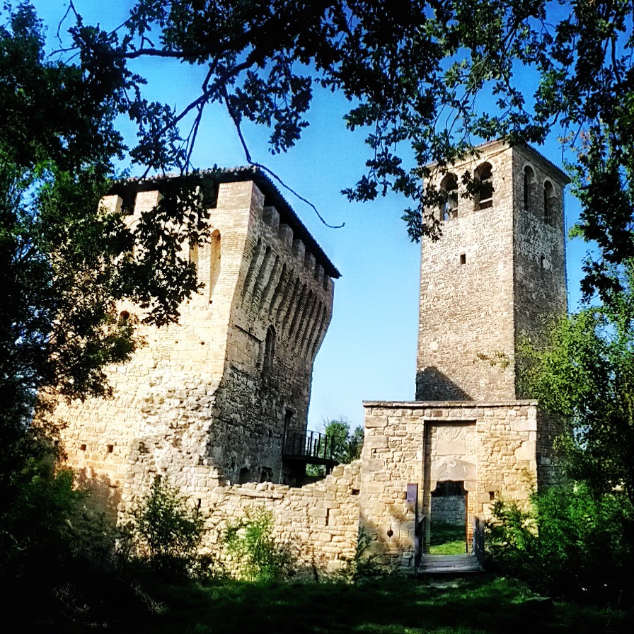 CASTELLO DI SARZANO I Luoghi del Cuore FAI