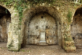 Villa di Vopisco, PARCO VILLA GREGORIANA, TIVOLI (RM )