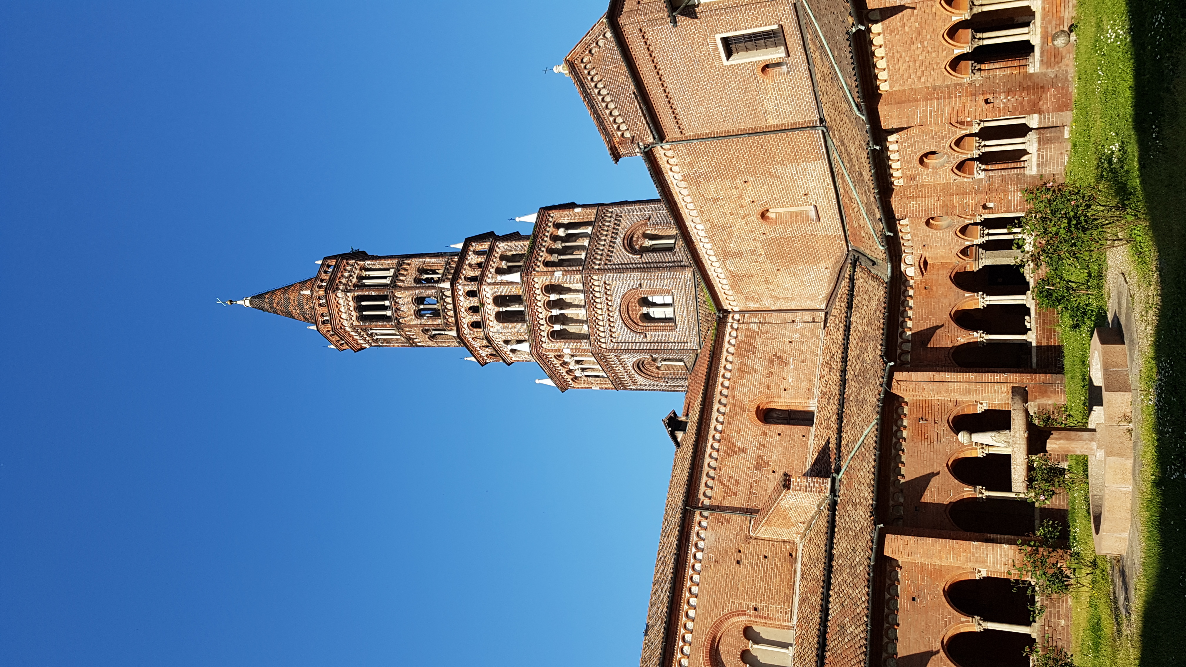 Visita all’Abbazia di Chiaravalle e i suoi spazi storici: la chiesa, il  chiostro e il Mulino