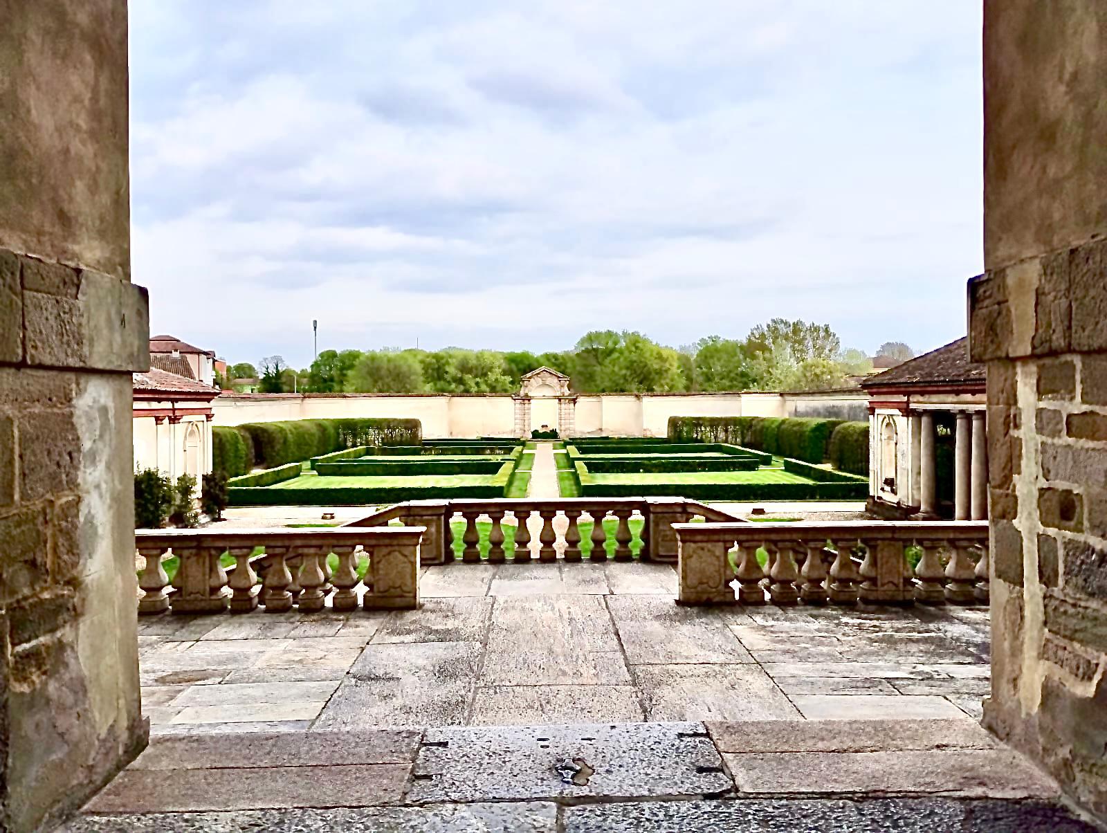 #QuadroFinestra: il Collegio Borromeo, dal giardino settecentesco agli Horti Borromaici