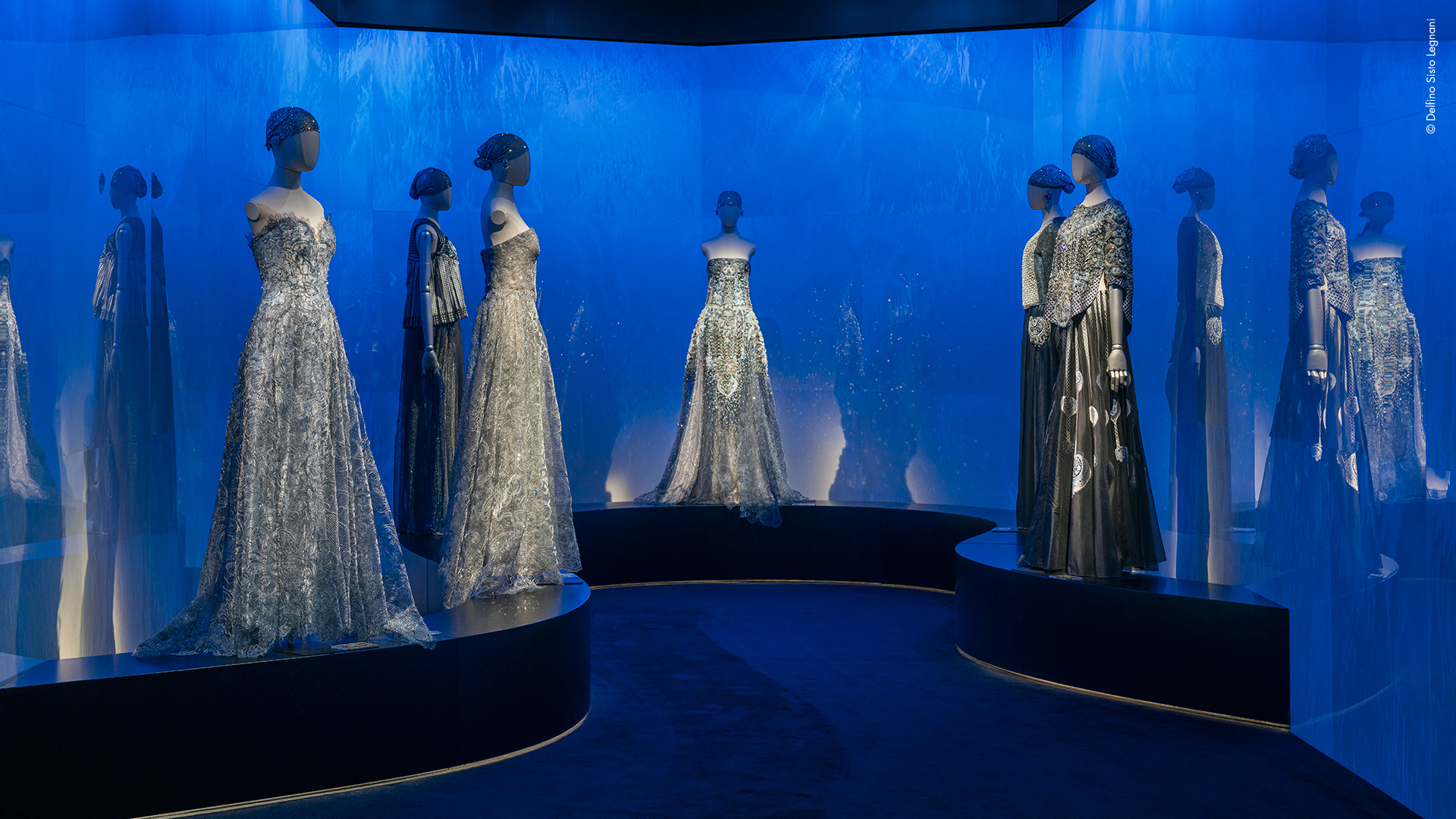 GIORGIO ARMANI PRIVÉ 2005-2025, Vent’anni di Alta Moda