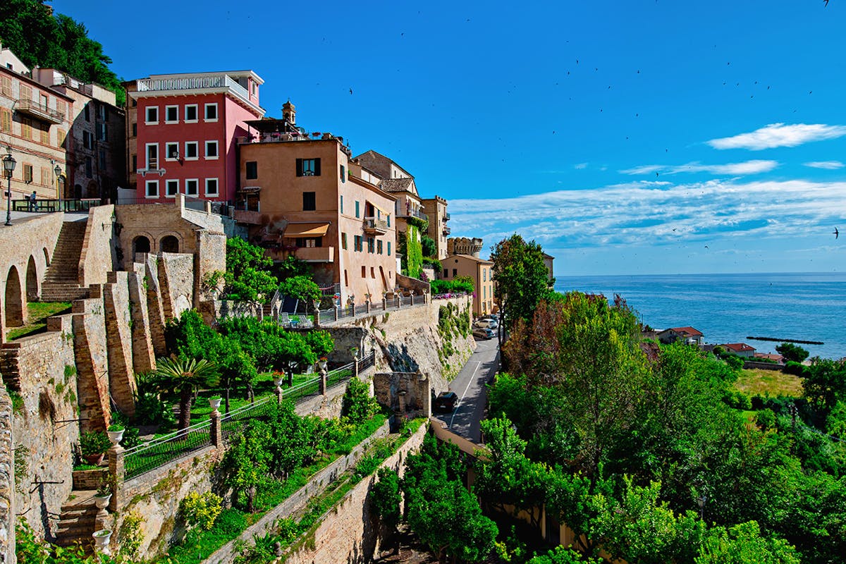 Profumo d'Arancio - Una sera con il FAI al Paese Alto di Grottammare tra arte, storia e sapori Profumo d'Arancio - Una sera con il FAI al Paese Alto di Grottammare tra arte, storia e sapori