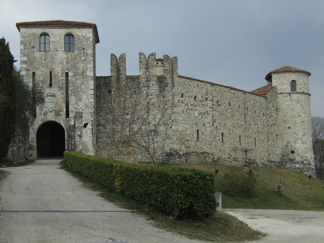 Alla scoperta dei castelli medievali del Friuli Alla scoperta dei castelli medievali del Friuli