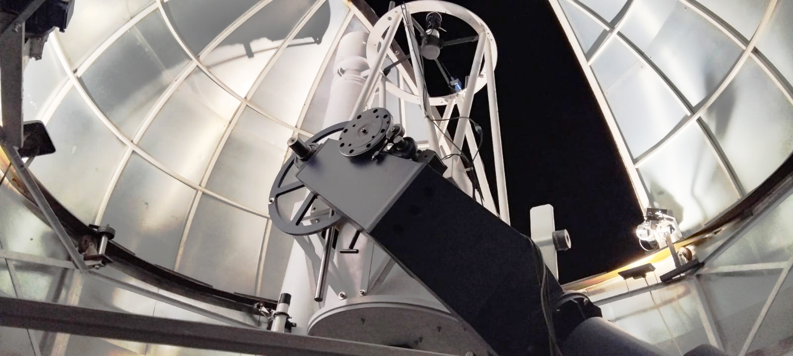 STELLARMENTE: passi notturni tra corpi celesti, musica e parole