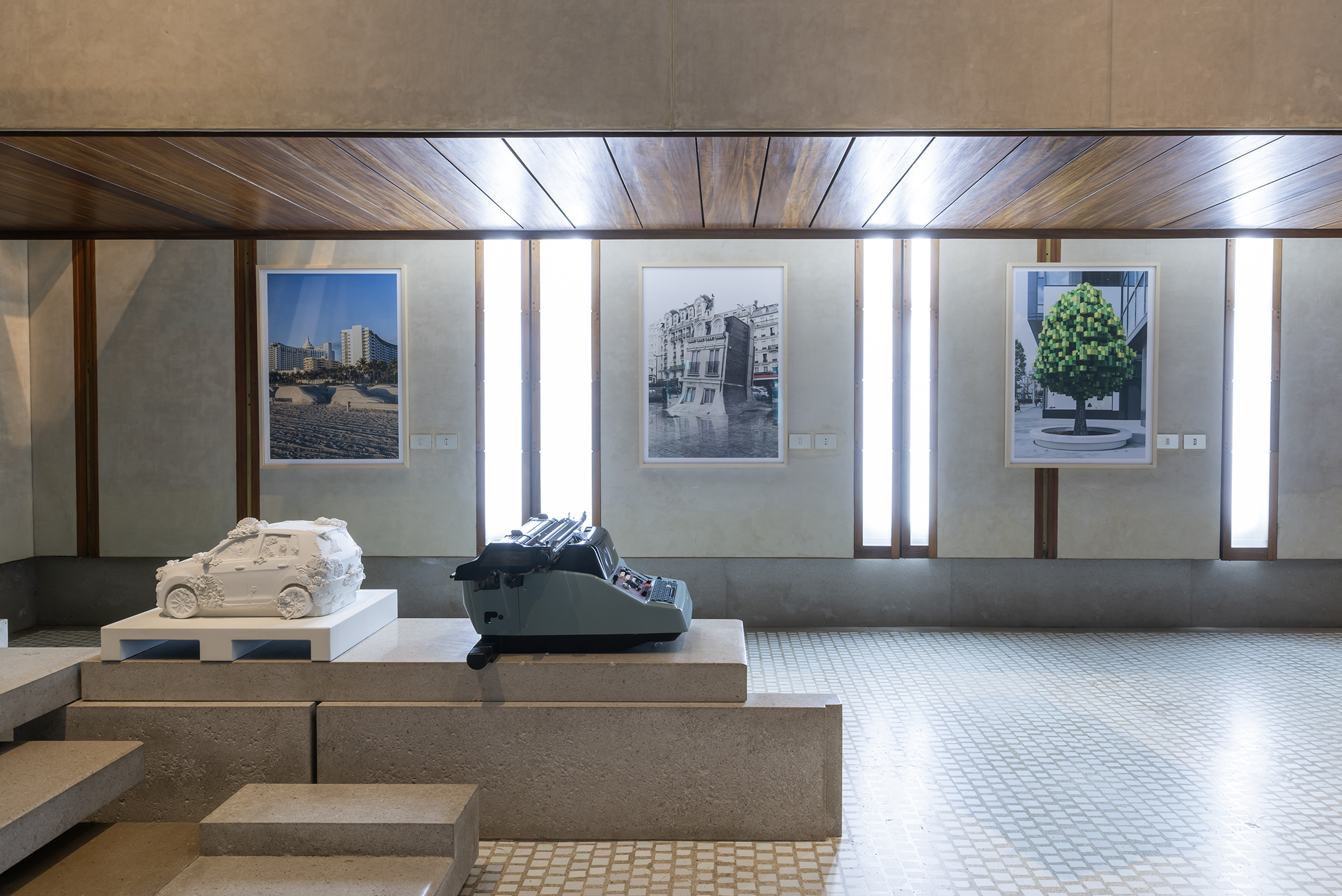 Speciale "Leandro Erlich al Negozio Olivetti"