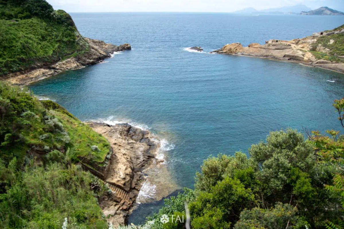 FAI UN SALTO IN CAMPANIA: Giardini Segreti - Visita speciale a Nisida FAI UN SALTO IN CAMPANIA: Giardini Segreti - Visita speciale a Nisida