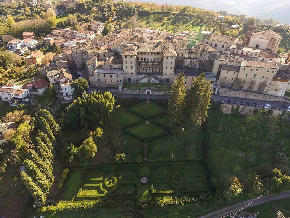 Il Palazzo Salustri Galli, il suo giardino all’italiana e il Museo dell’Olio