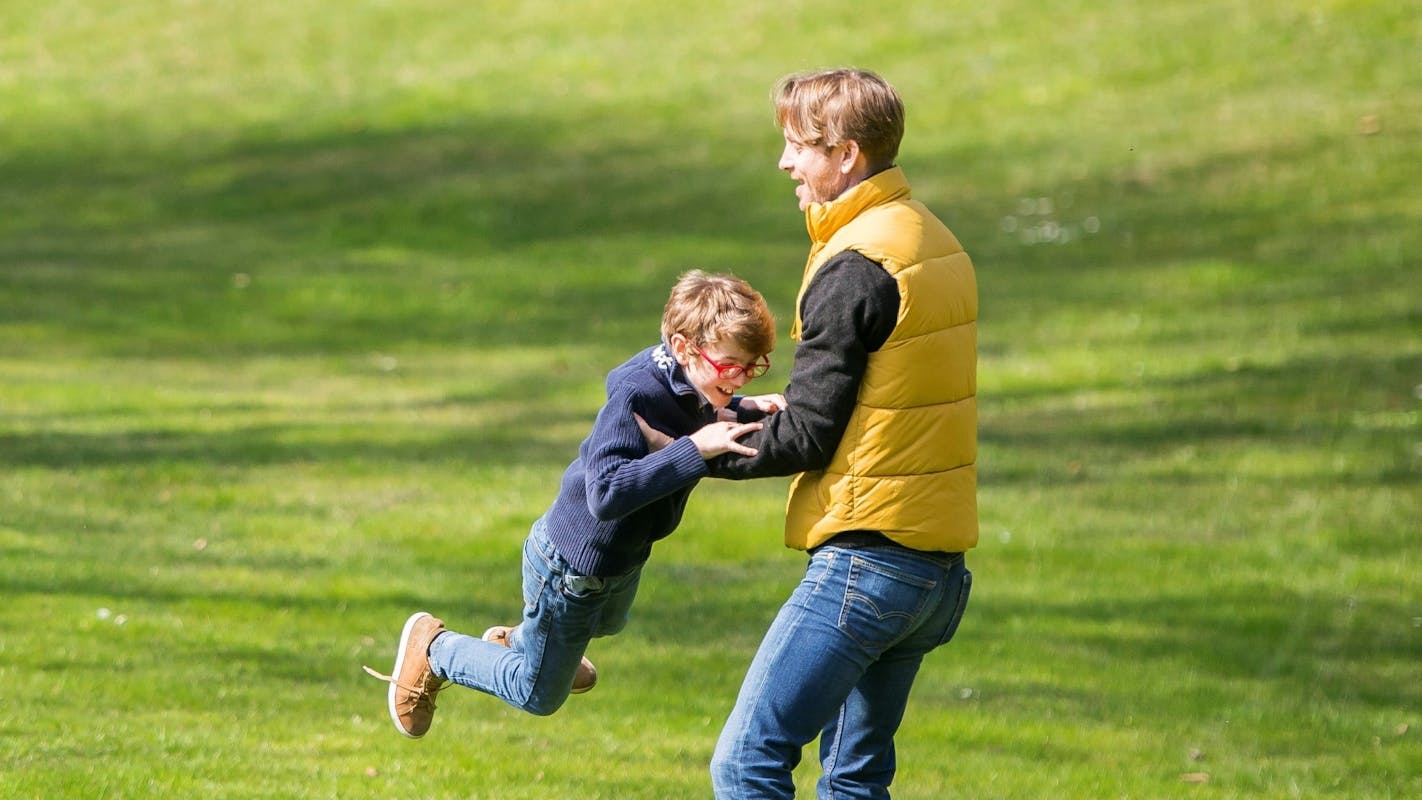 Nel bosco con papà Nel bosco con papà