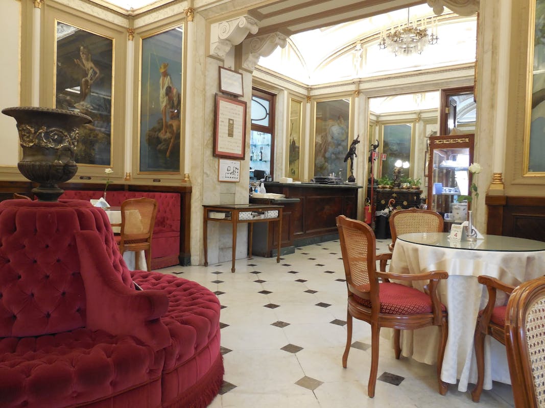 Un caffè a Napoli Un caffè a Napoli