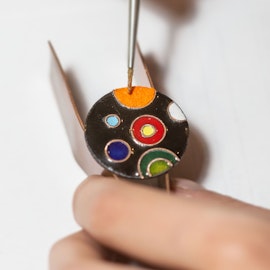Workshop di smaltatura a fuoco con Scuola Orafa Ambrosiana