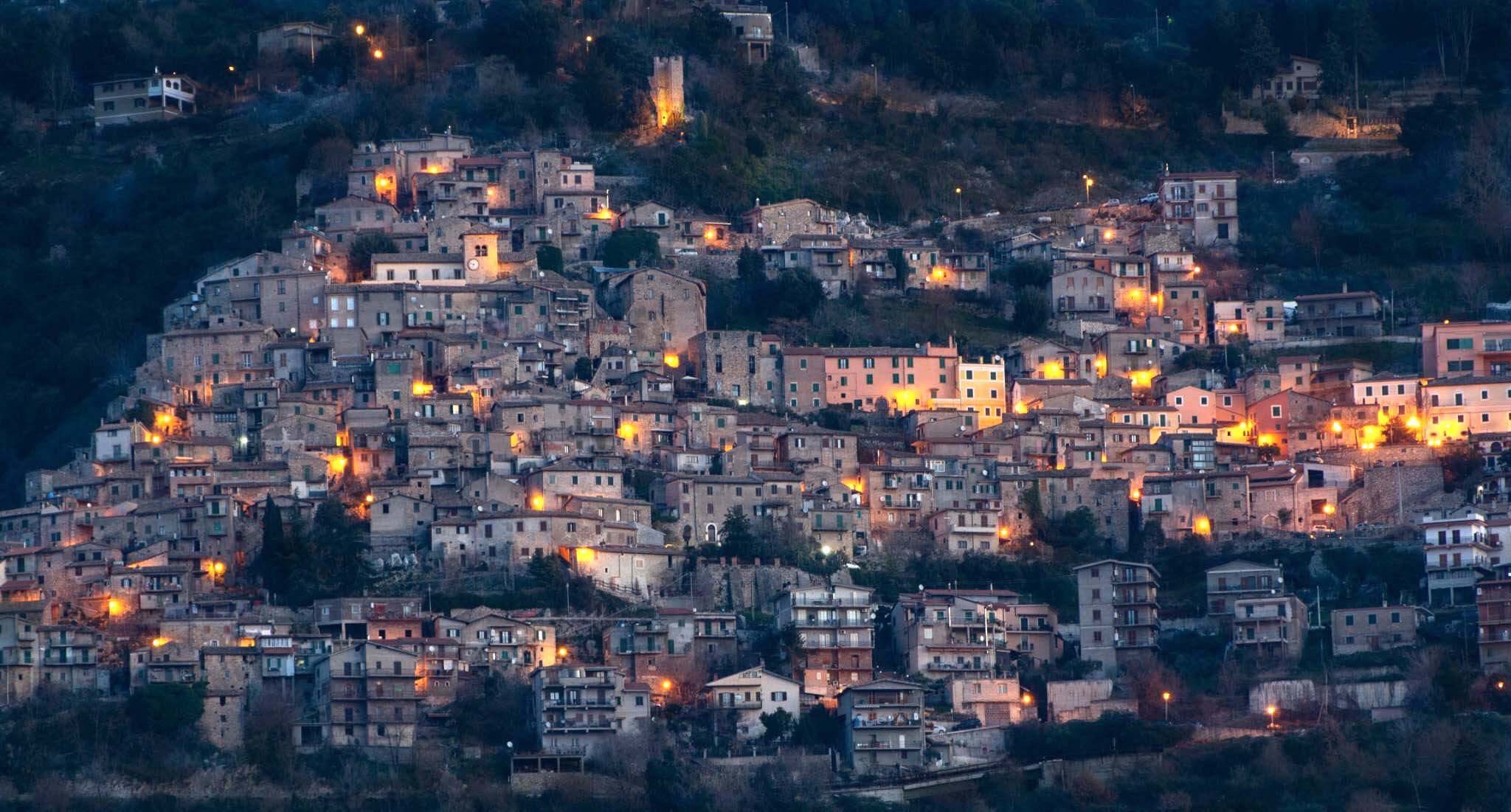 Passeggiata a Serrone: il borgo tra tradizioni e magia del Natale