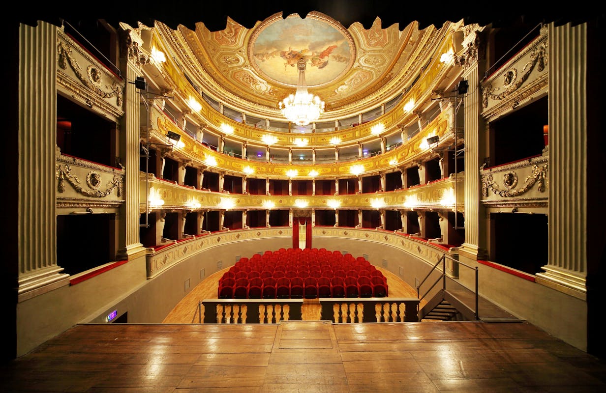 A teatro con il FAI - visita straordinaria del Teatro Milanollo A teatro con il FAI - visita straordinaria del Teatro Milanollo