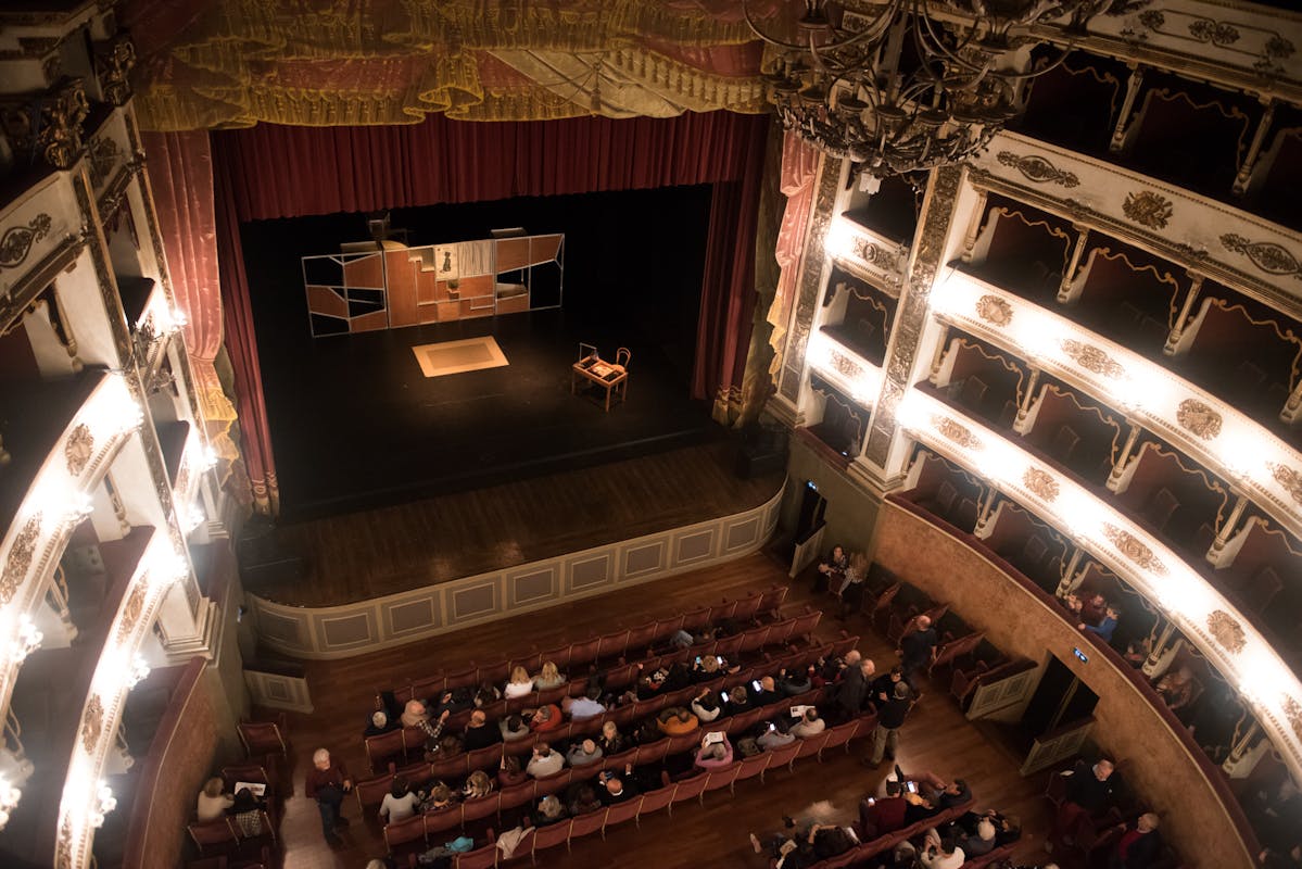 A TEATRO CON IL FAI-TEATRO MUNICIPALE A TEATRO CON IL FAI-TEATRO MUNICIPALE