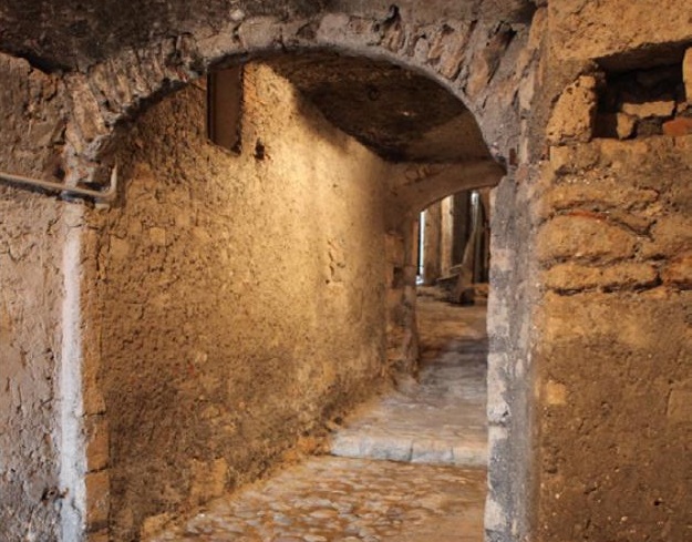 SOSTRUZIONI DI VIA BAGNO