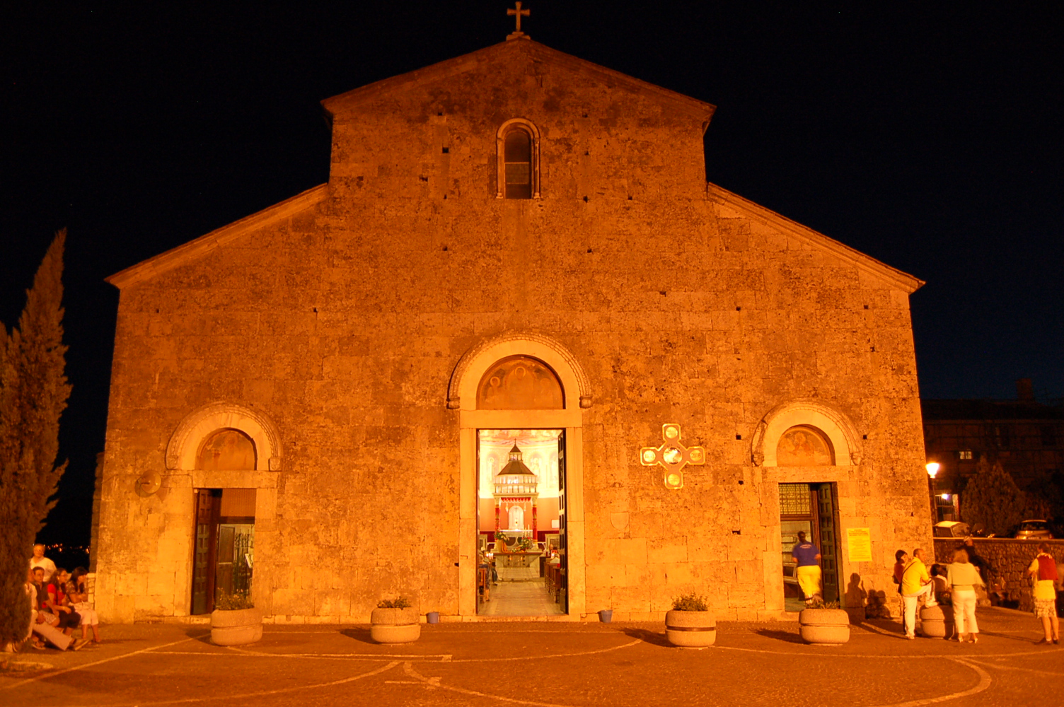 CATTEDRALE CON CARCERI ROMANE