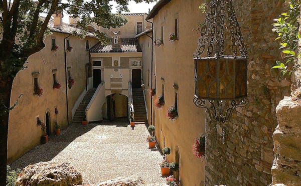 BORGO DI COLLALTO SABINO