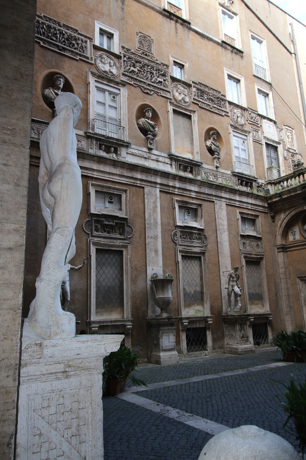 CENTRO STUDI AMERICANI IN PALAZZO MATTEI DI GIOVE