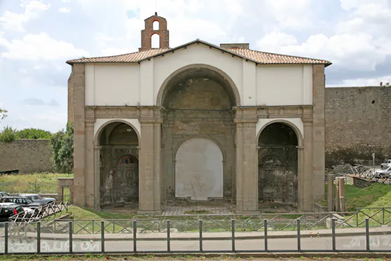 DA VIA DELLE FORTEZZE A VIALE RANIERO CAPOCCI, ATTRAVERSANDO VIA DELLE FORTEZZE