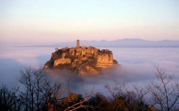 PAESE DI CIVITA DI BAGNOREGIO
