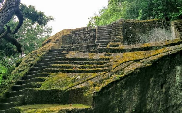 PIRAMIDE ETRUSCA DI BOMARZO