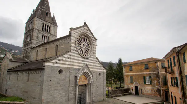 BORGO DEI FIESCHI A SAN SALVATORE