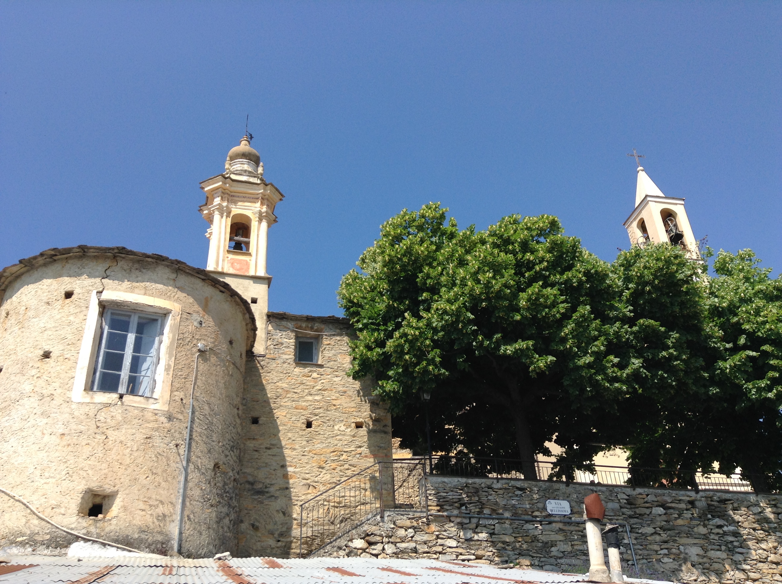 CHIESA DI NOSTRA SIGNORA DELLA MISERICORDIA - UNA CHIESA "MODERNA" E IL DONO DI UNO STRAORDINARIO CONCERTISTA. CHRISTIAN LAVERNIER   