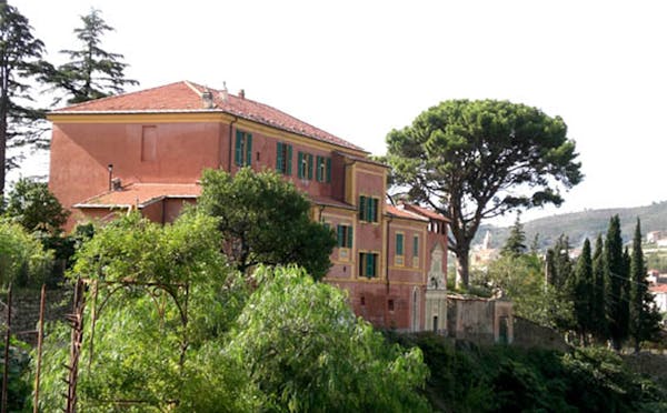 VILLA CURLO