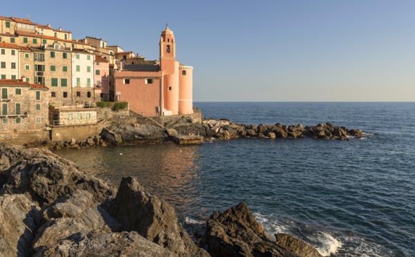 LA CHIESA DI SAN GIORGIO NEL BORGO DI TELLARO