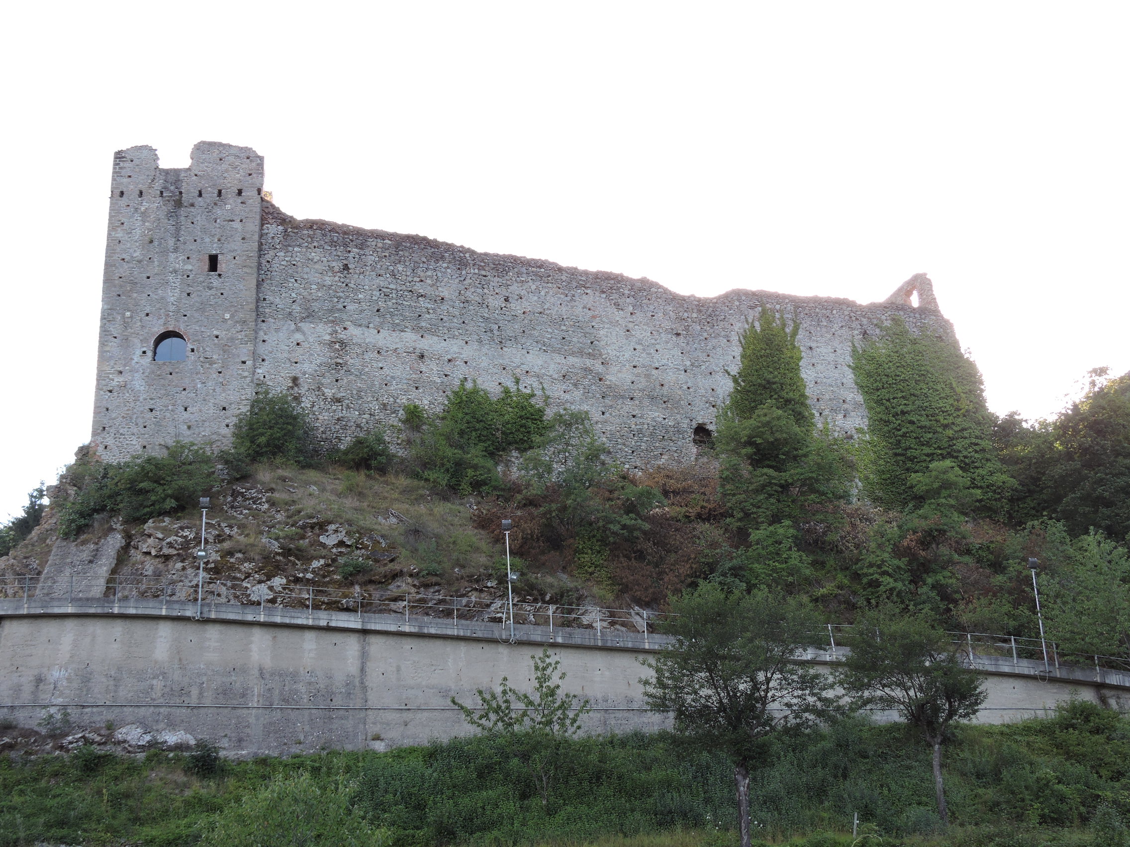 CASTELLO DI ROCCAVIGNALE