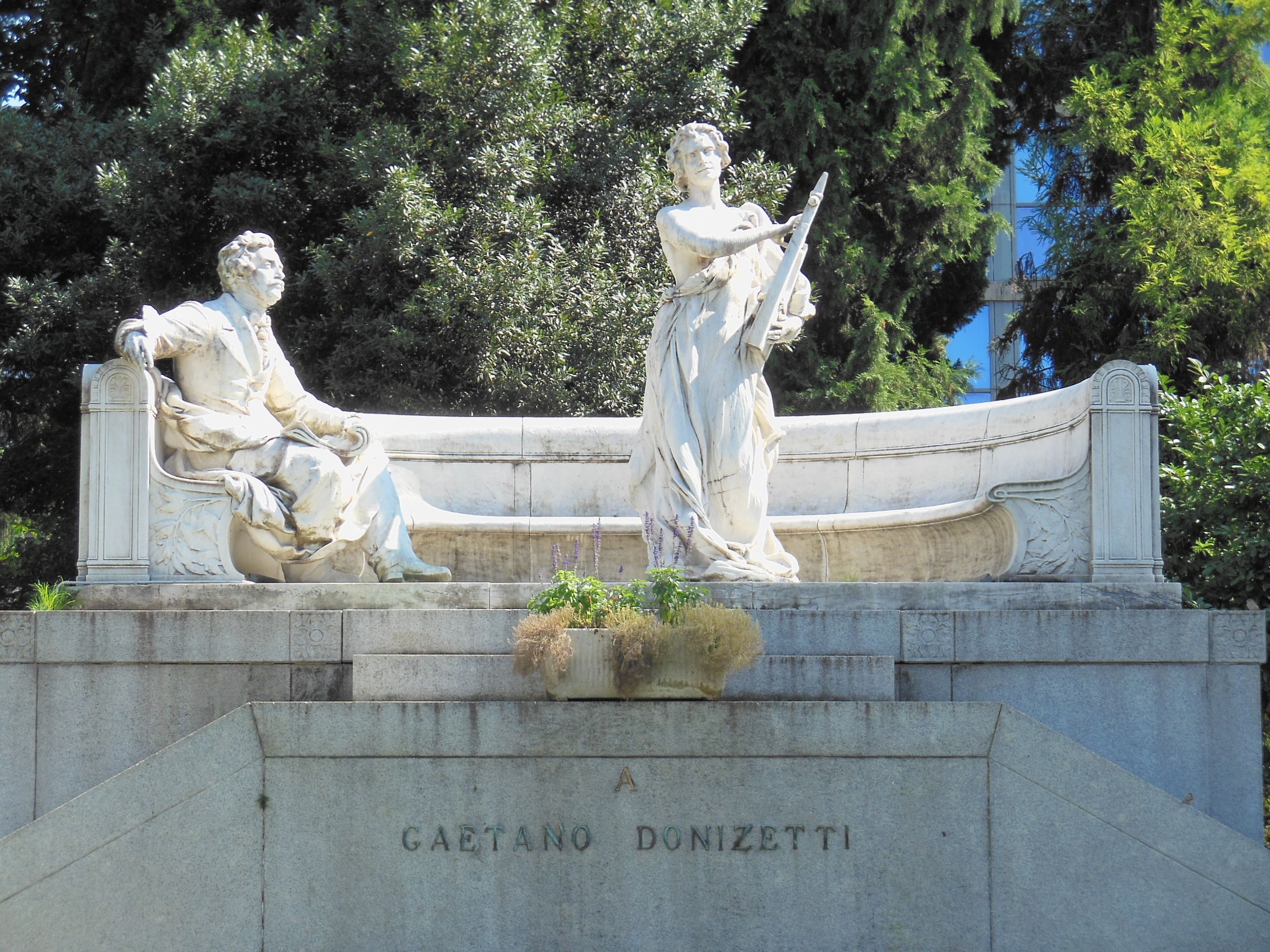 MONUMENTO A GAETANO DONIZETTI 