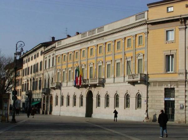 PALAZZO FRIZZONI - MUNICIPIO