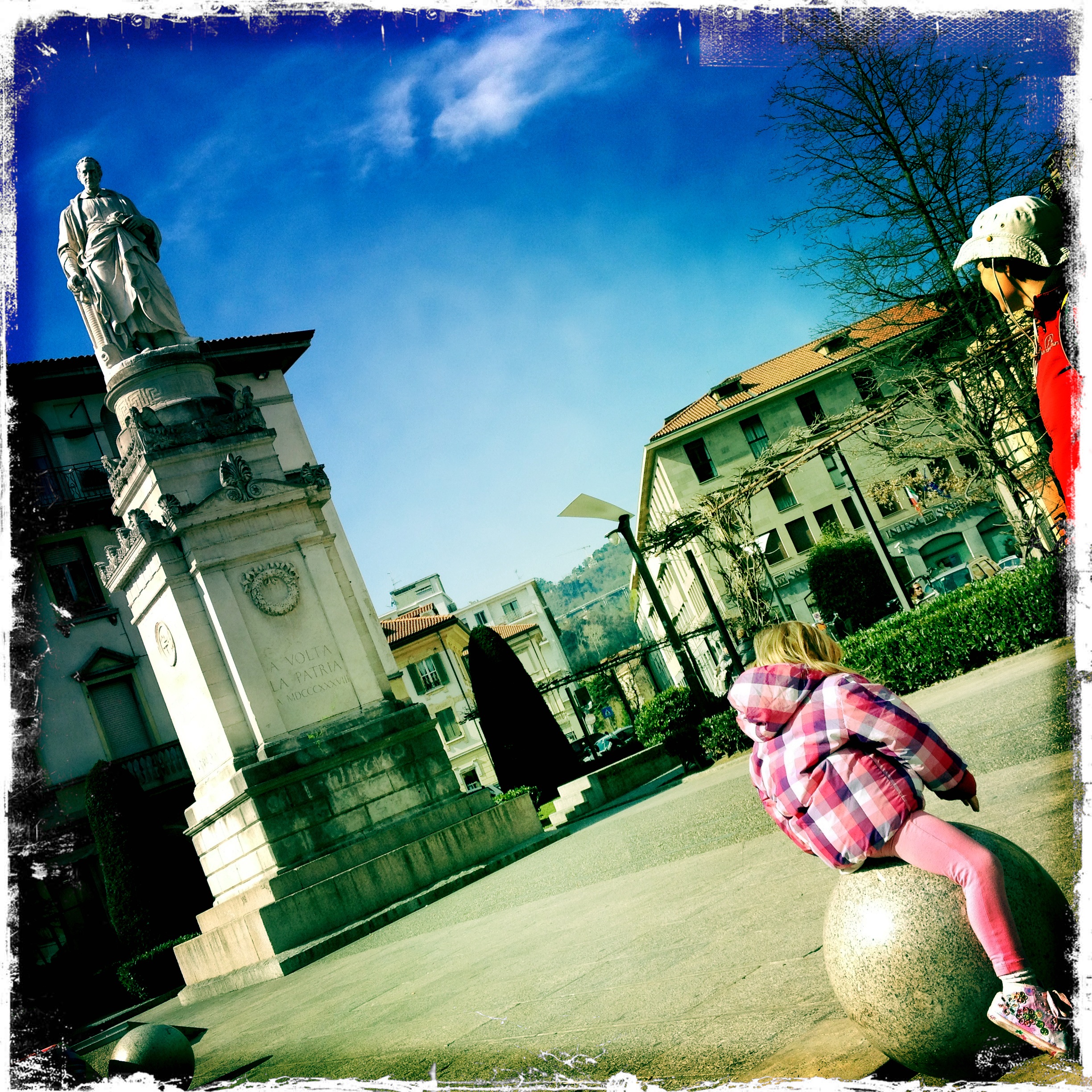 PIAZZA ALESSANDRO VOLTA 