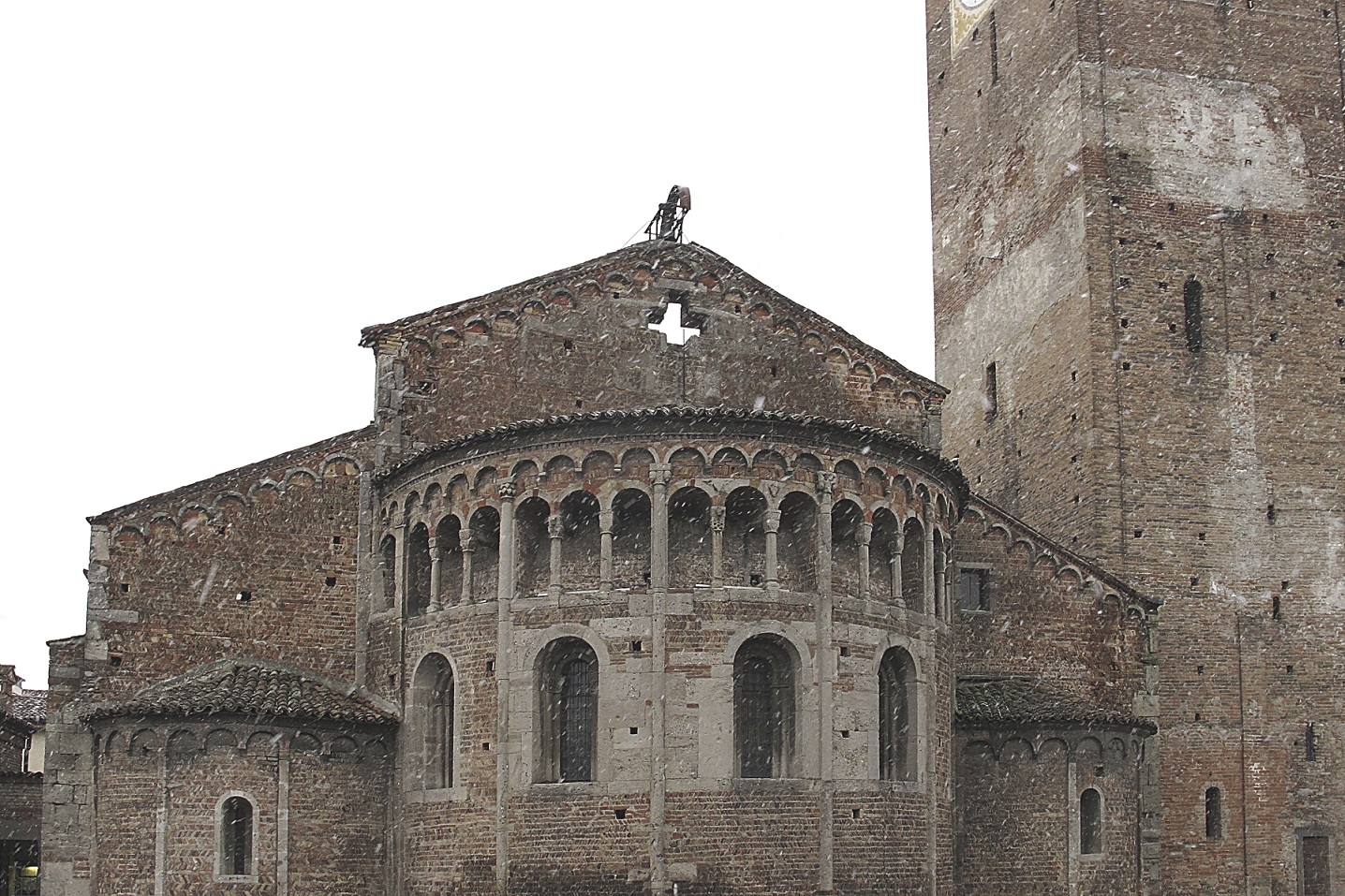 BASILICA DI SANTA MARIA E SAN SIGISMONDO