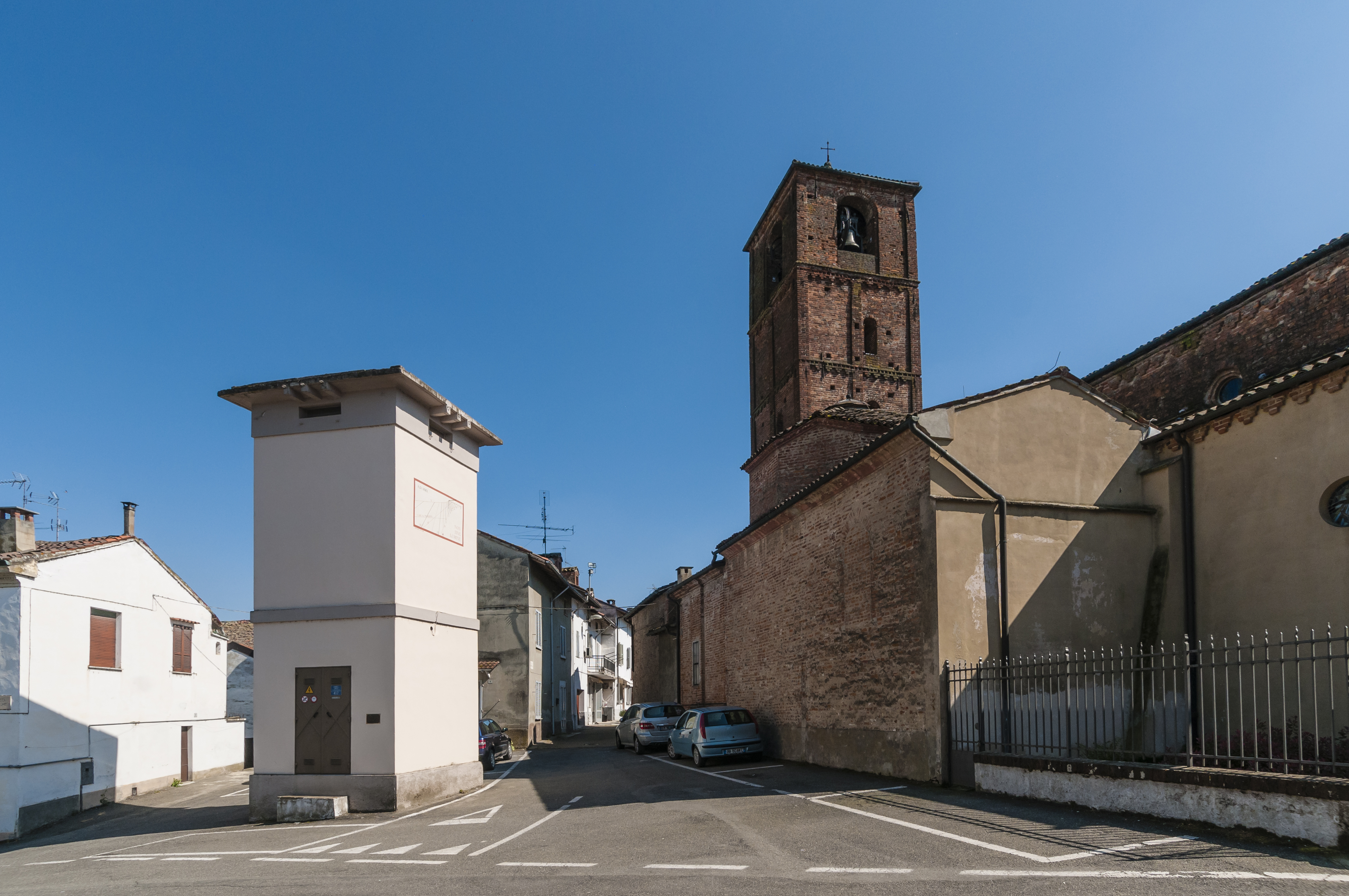 PIAZZA DELLA CHIESA