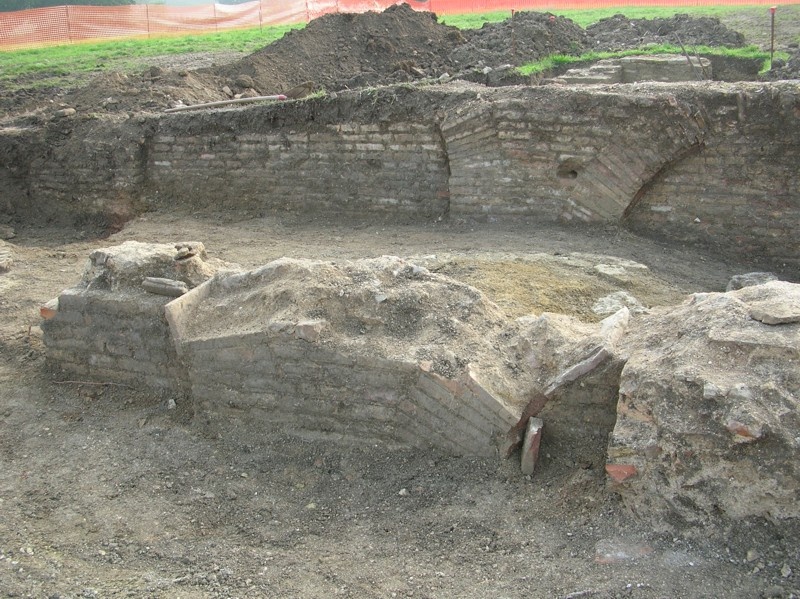 LE MURACCE DELLA CITTÀ  ROMANA DI OSTRA ANTICA