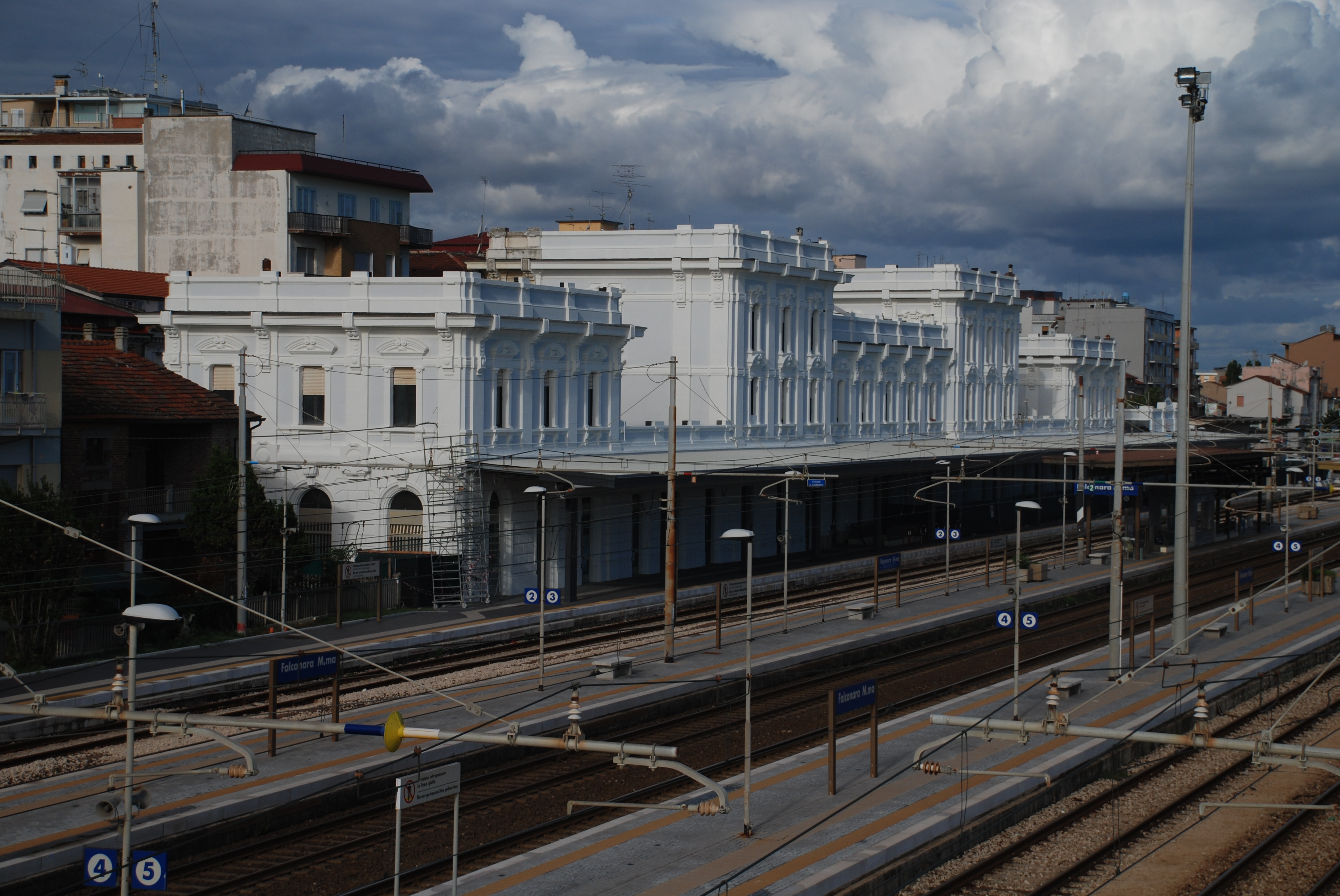 STAZIONE DEI TRENI DI FALCONARA 