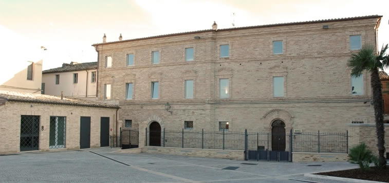PALAZZO SCIARRA - SEDE BANCA PICENA TRUENTINA